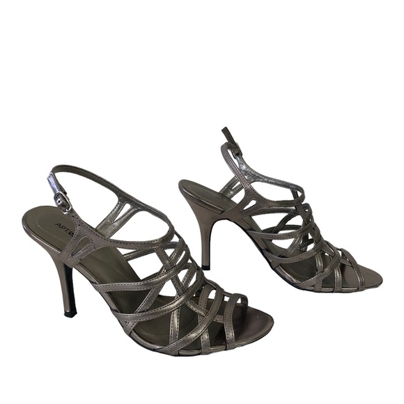 Apt 9 Pewter colored heels - Picture 4 of 6